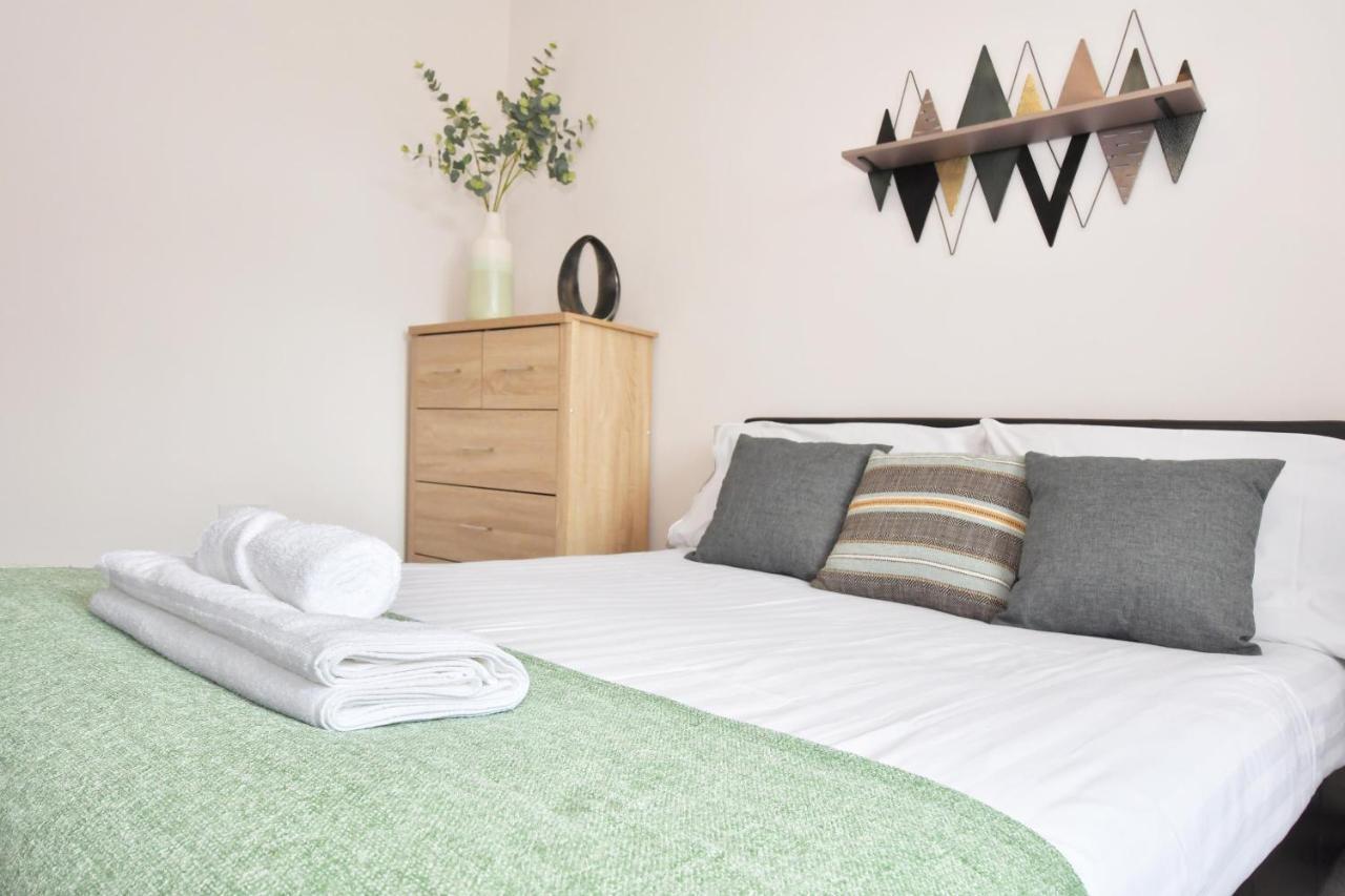 Wistaston House By Yourstays 5 Double Bedrooms And 2 Bathrooms, Great For Groups! Book Now! Crewe Exteriör bild