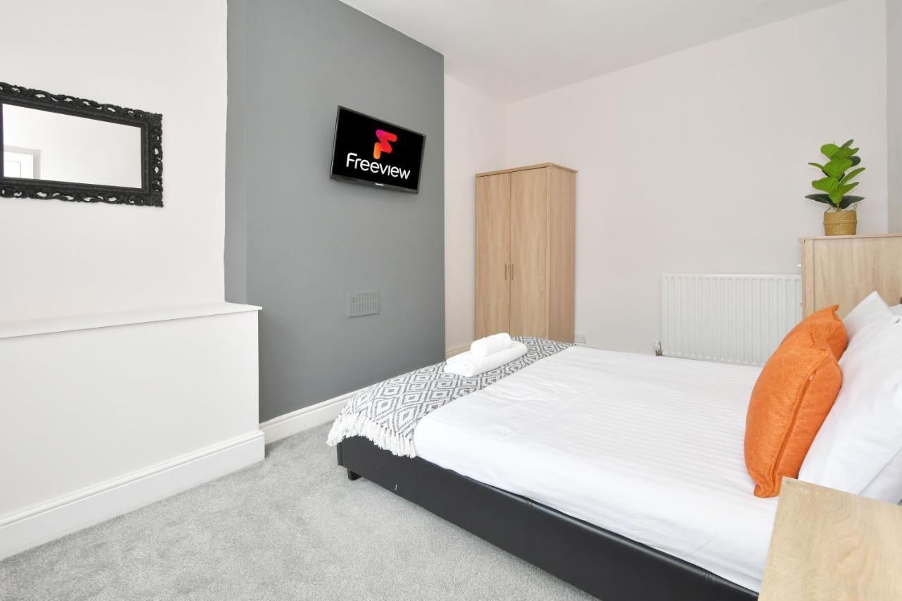 Wistaston House By Yourstays 5 Double Bedrooms And 2 Bathrooms, Great For Groups! Book Now! Crewe Exteriör bild