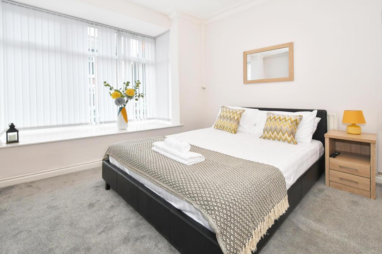 Wistaston House By Yourstays 5 Double Bedrooms And 2 Bathrooms, Great For Groups! Book Now! Crewe Exteriör bild