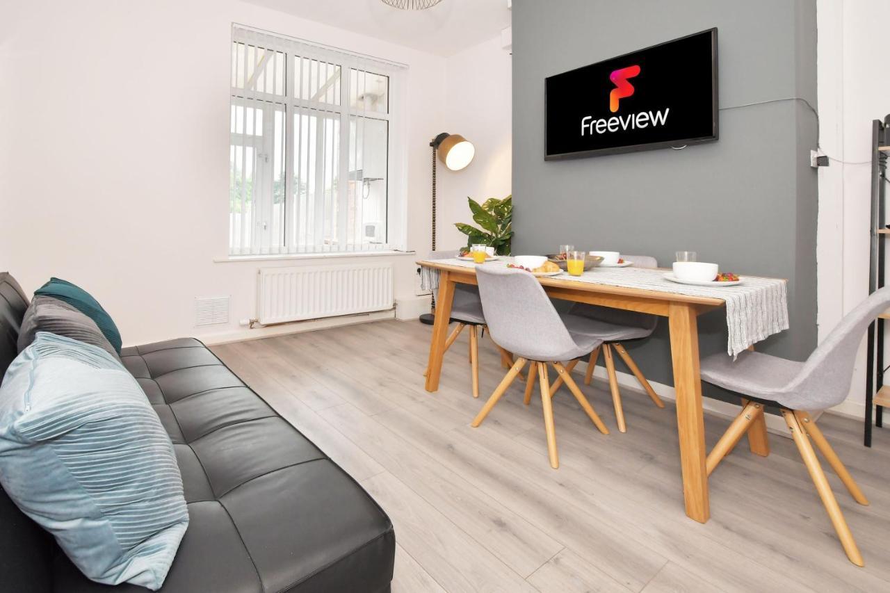 Wistaston House By Yourstays 5 Double Bedrooms And 2 Bathrooms, Great For Groups! Book Now! Crewe Exteriör bild